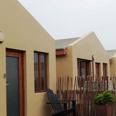 Walvis Bay Backpackers & Self-Catering 아파트 외부 사진